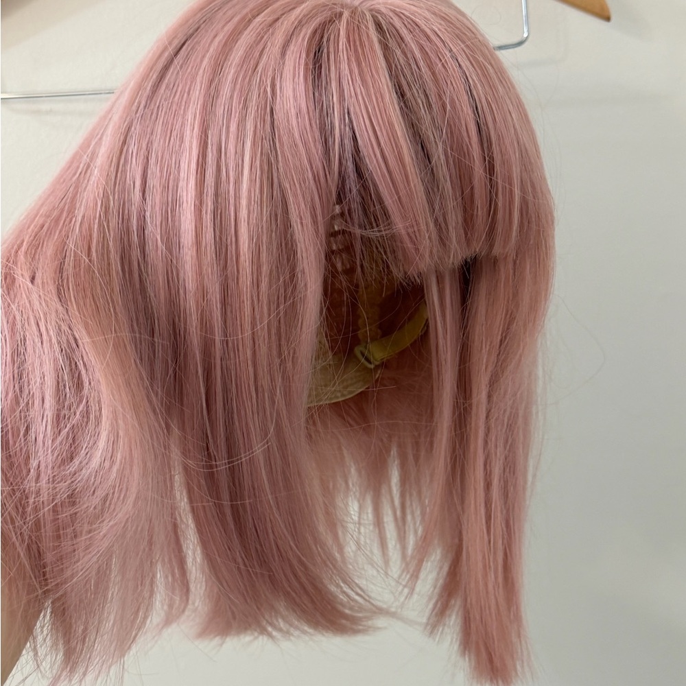 Pastel Pink Bob Wig With Bangs Soft Girl Cosplay Anime Wig Like New NWT